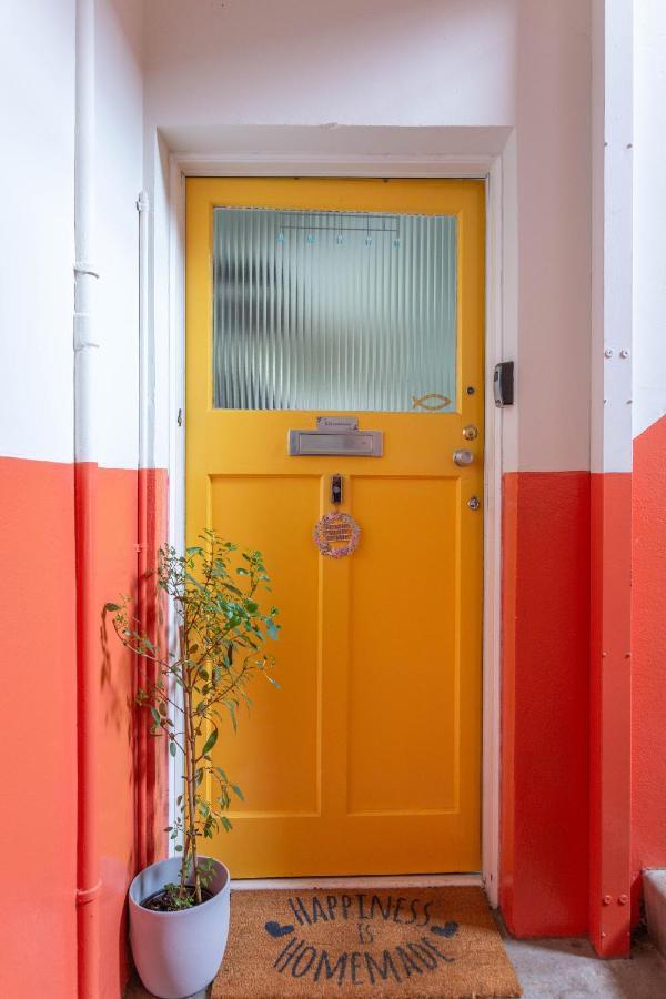 Bright & Spacious Double Room With Garden View- Close To Airport & City Centre エディンバラ エクステリア 写真