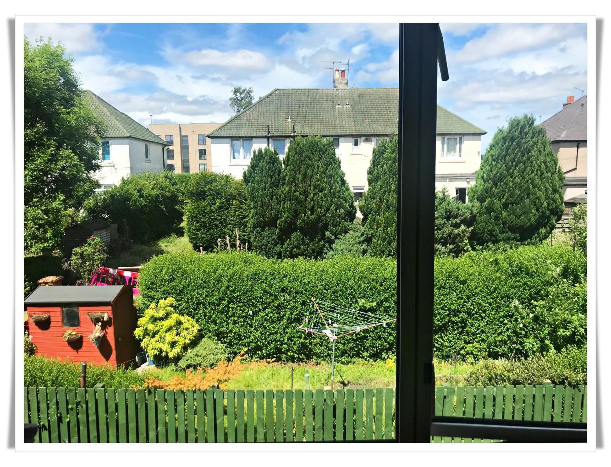 Bright & Spacious Double Room With Garden View- Close To Airport & City Centre エディンバラ エクステリア 写真